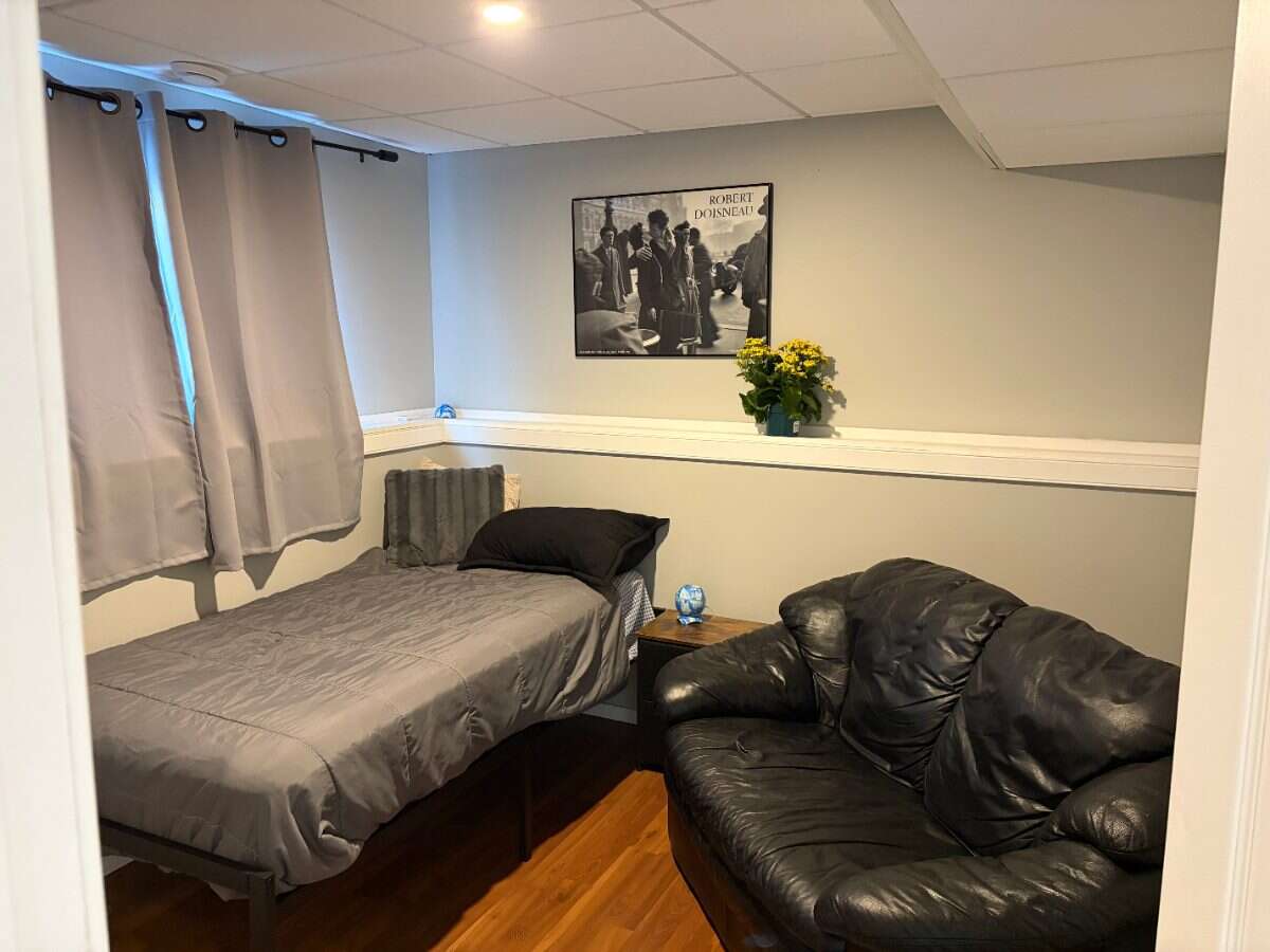 10 Chow Avenue SE