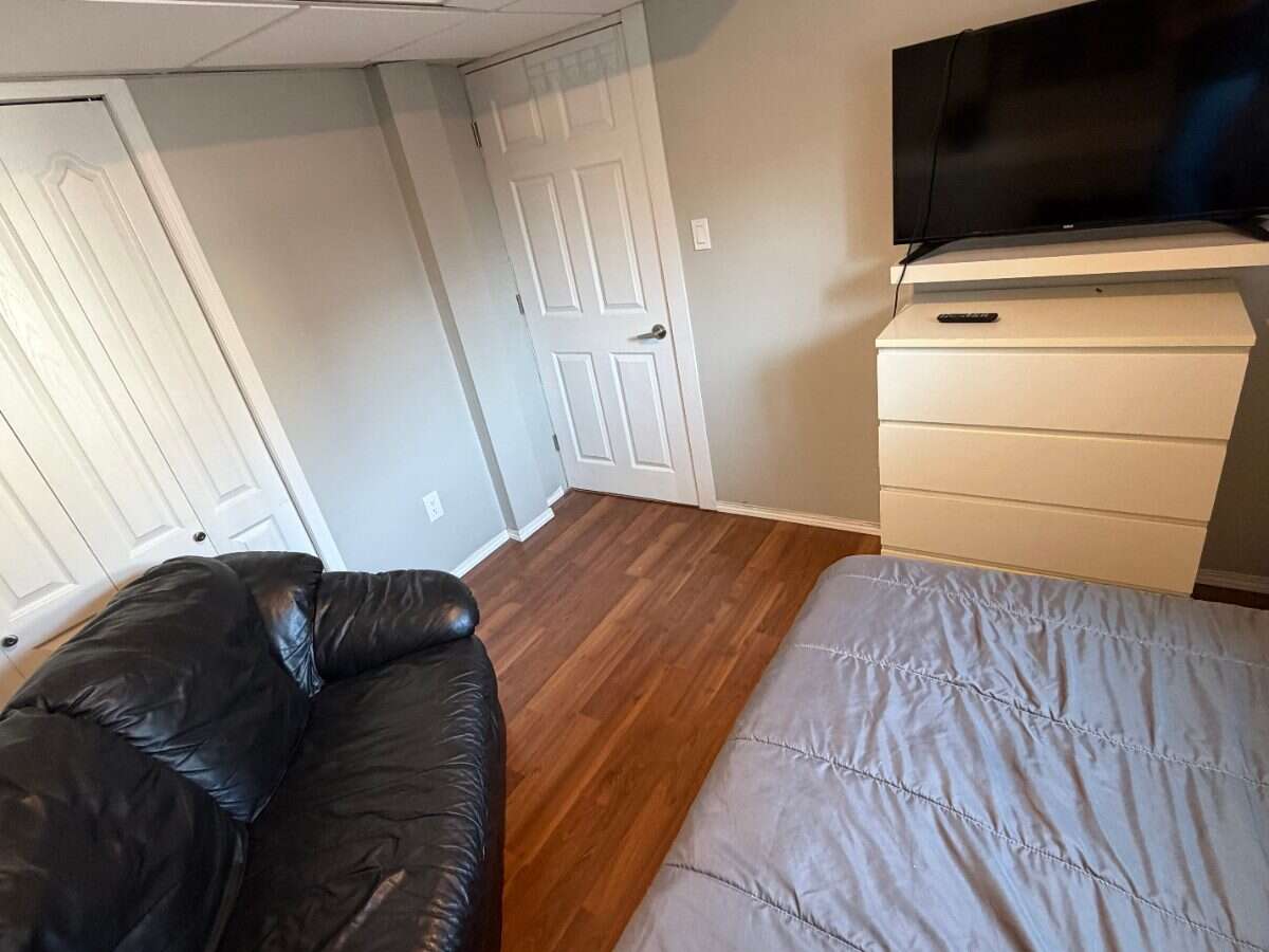 10 Chow Avenue SE