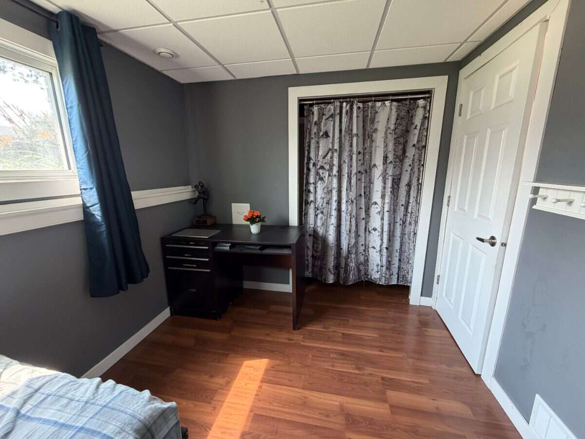 10 Chow Avenue SE