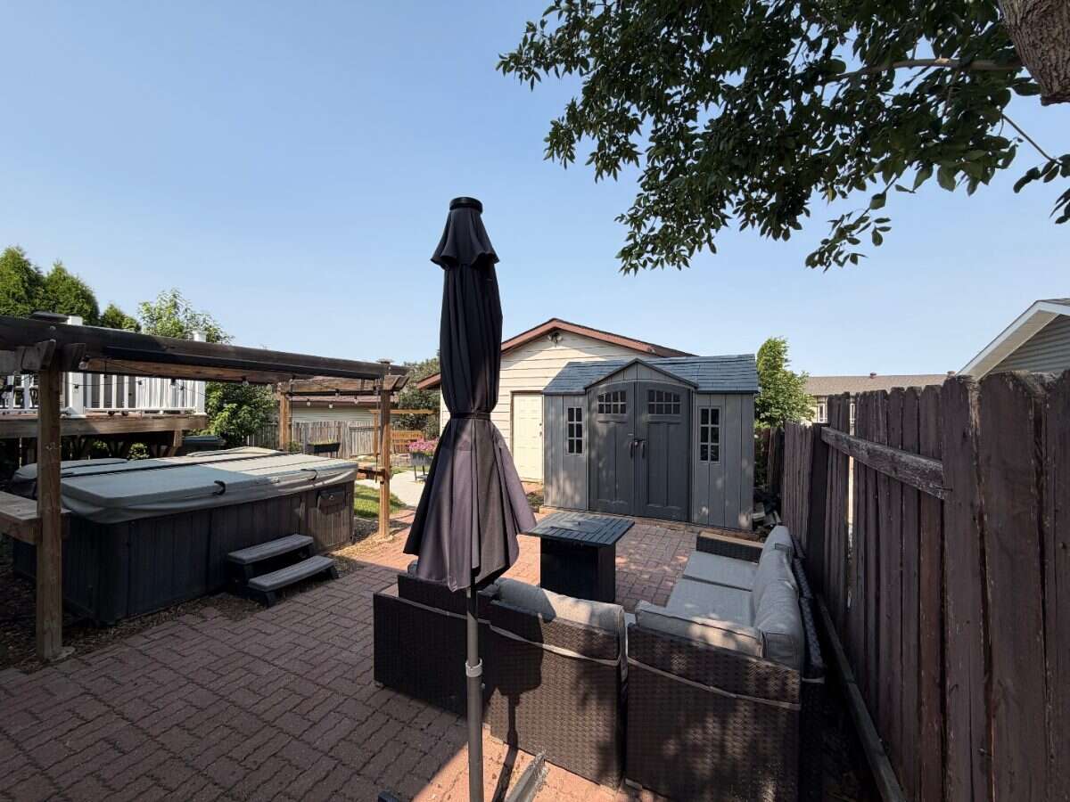 10 Chow Avenue SE