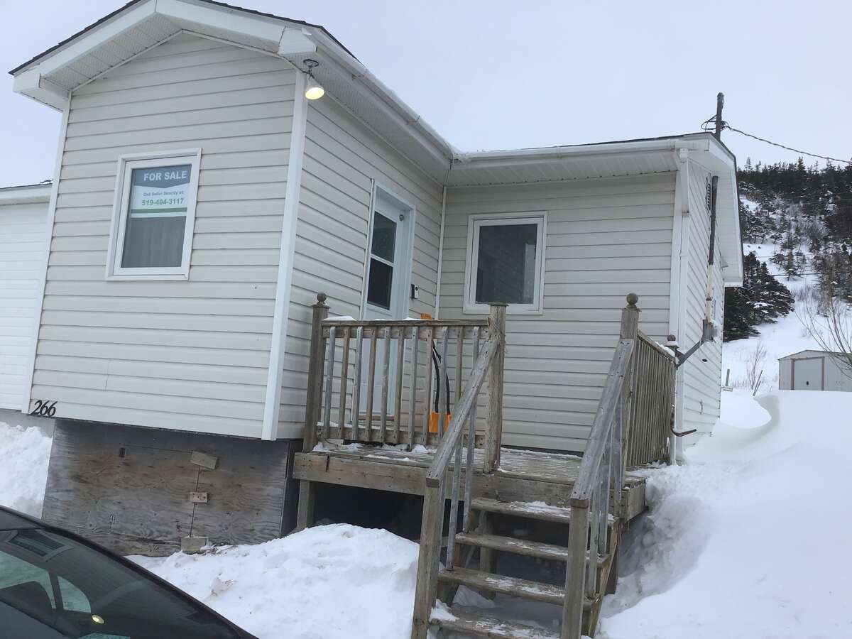Waterfront Property / Bungalow / House For Sale in Stephenville, NL - 3 bed, 1 bath