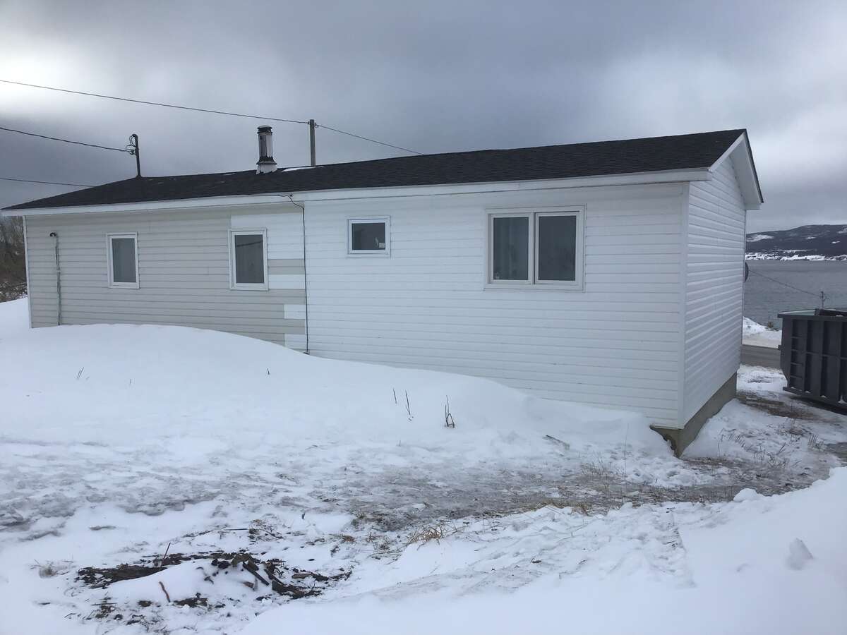 Waterfront Property / Bungalow / House For Sale in Stephenville, NL - 3 bed, 1 bath