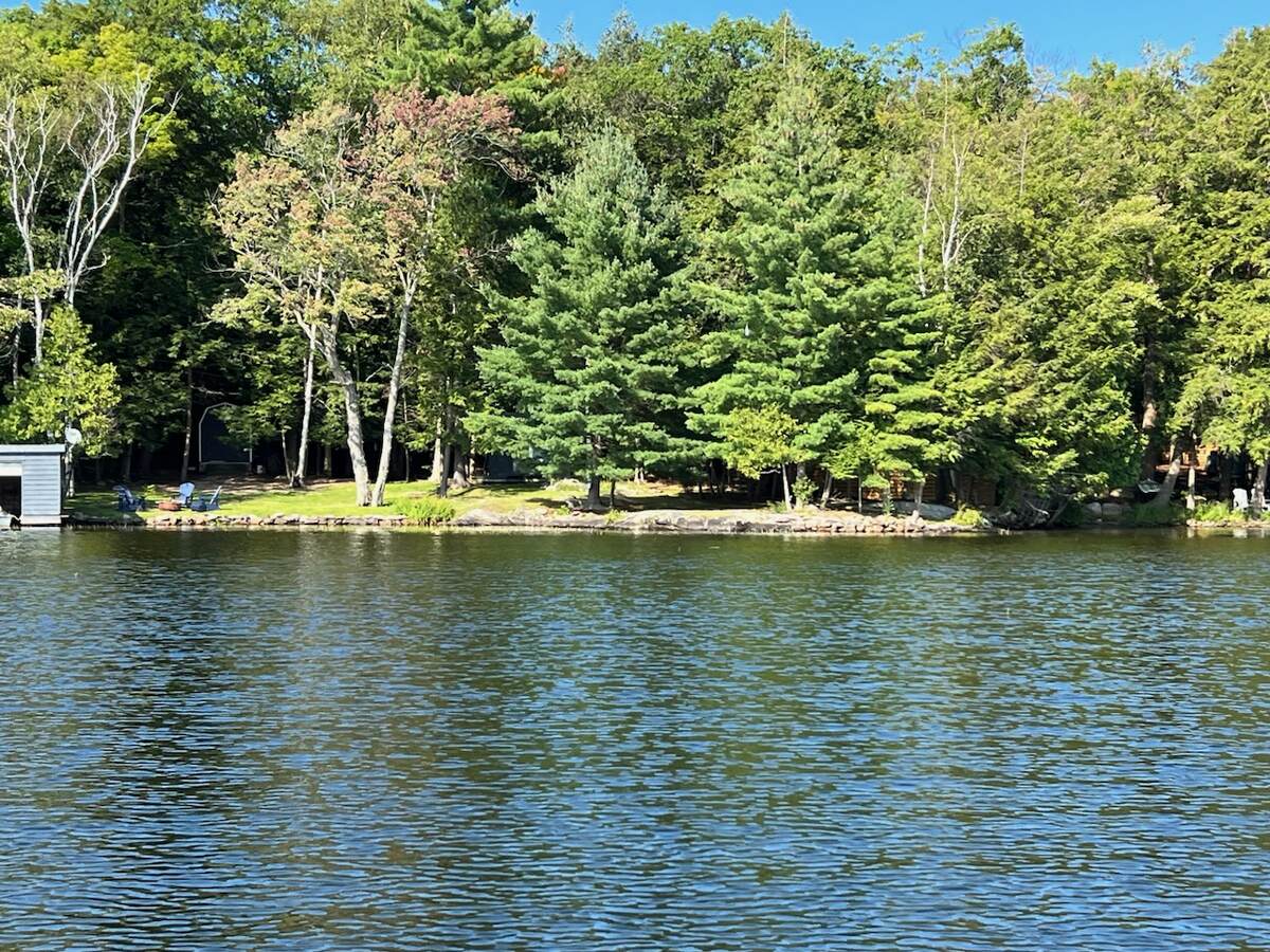 The lot is 3 feet from boathouse to all the point.