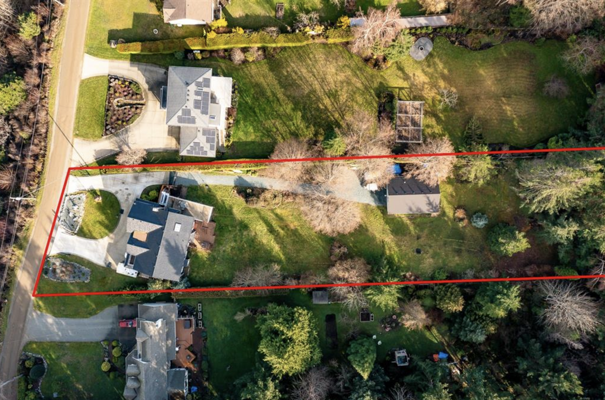 Semi Waterfront acreage!