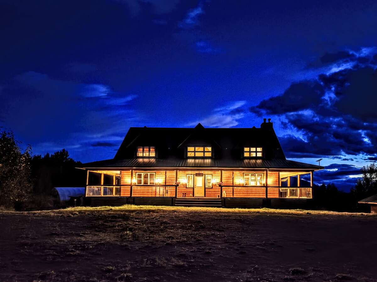 Luxury Off-Grid Mountain Homestead on 120 Acres