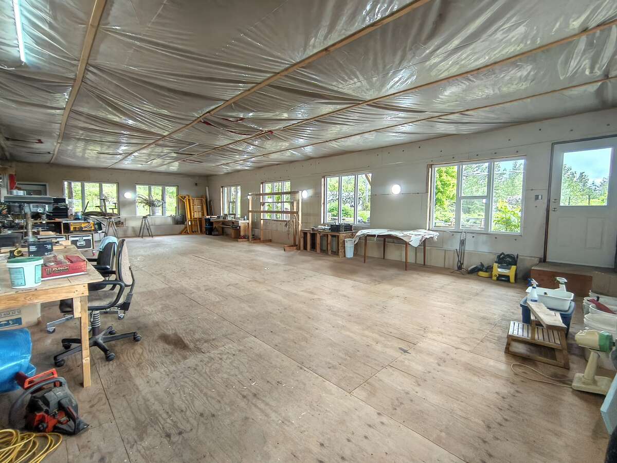 Luxury Off-Grid Mountain Homestead on 120 Acres