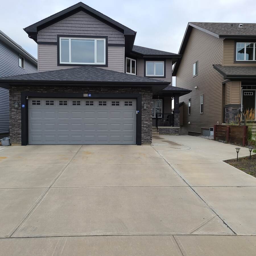 Waterfront Property / House For Sale in Edmonton, AB - 5 bed, 3.5 bath