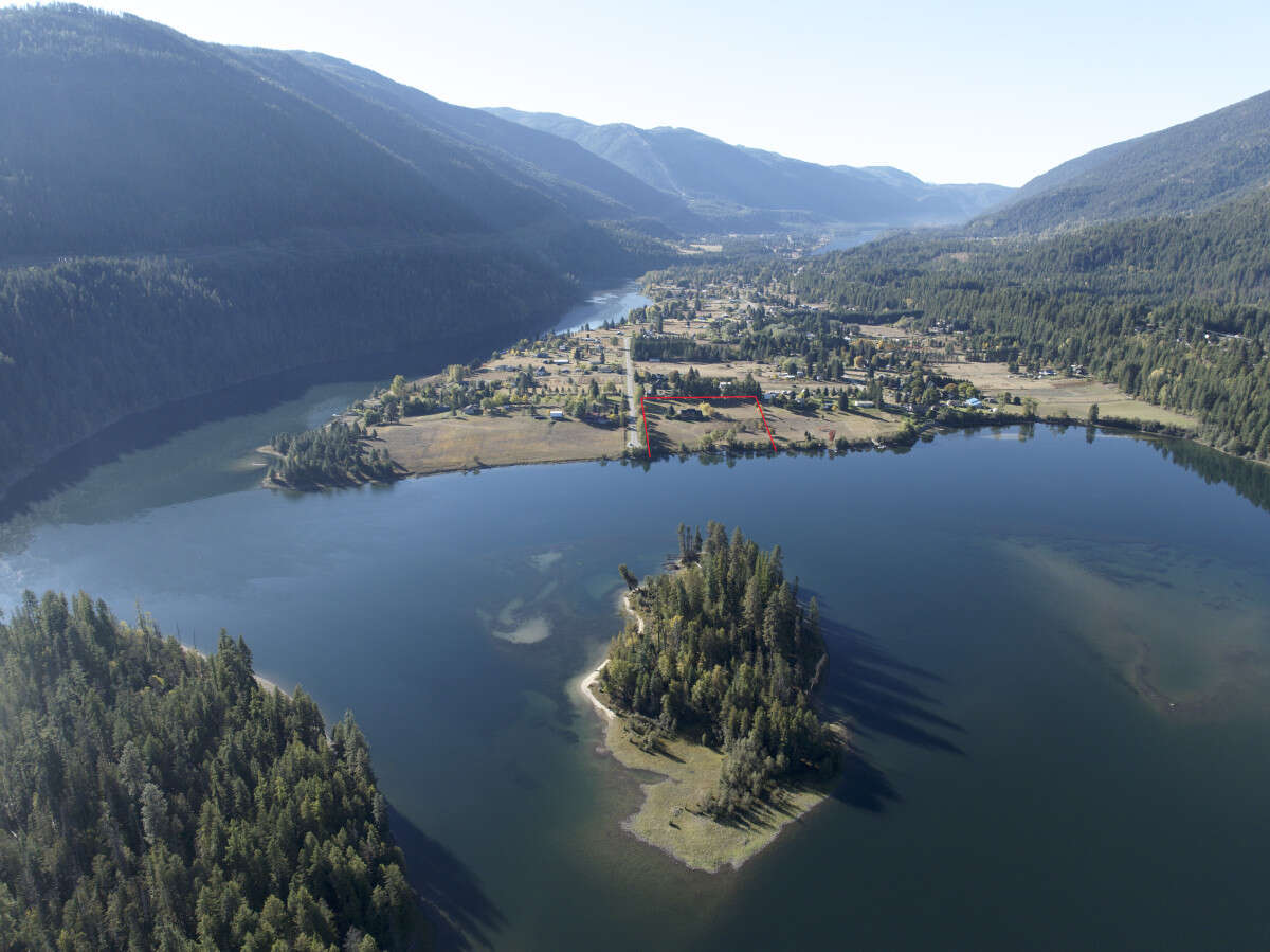 Aerial - Slocan Pool, Gold Island and property from north