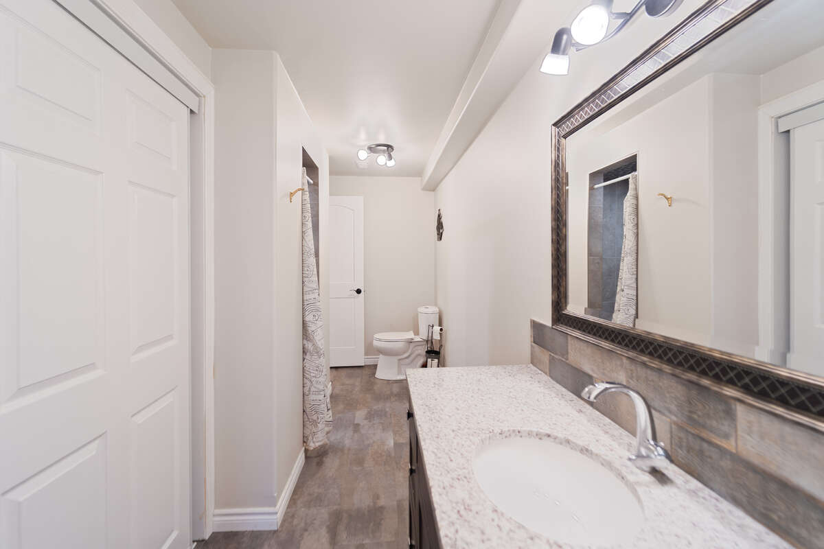 Charming freehold townhouse!