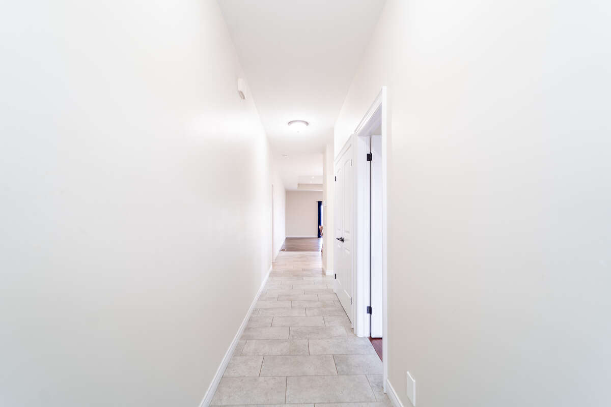 Charming freehold townhouse!