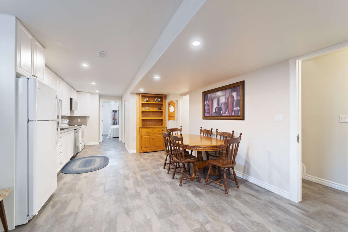 Charming freehold townhouse!