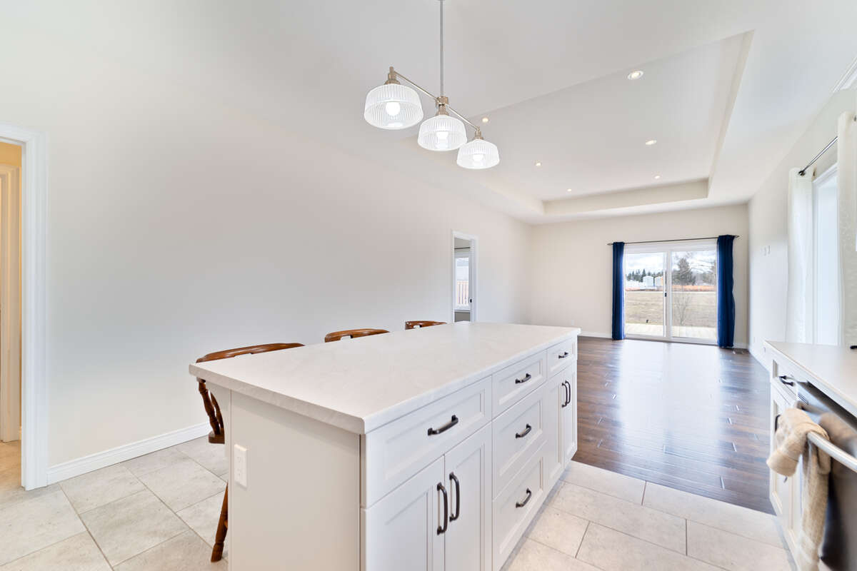 Charming freehold townhouse!