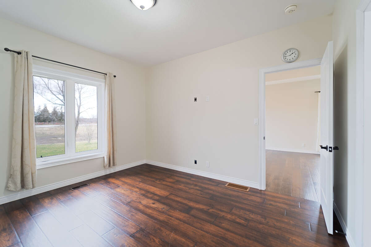 Charming freehold townhouse!