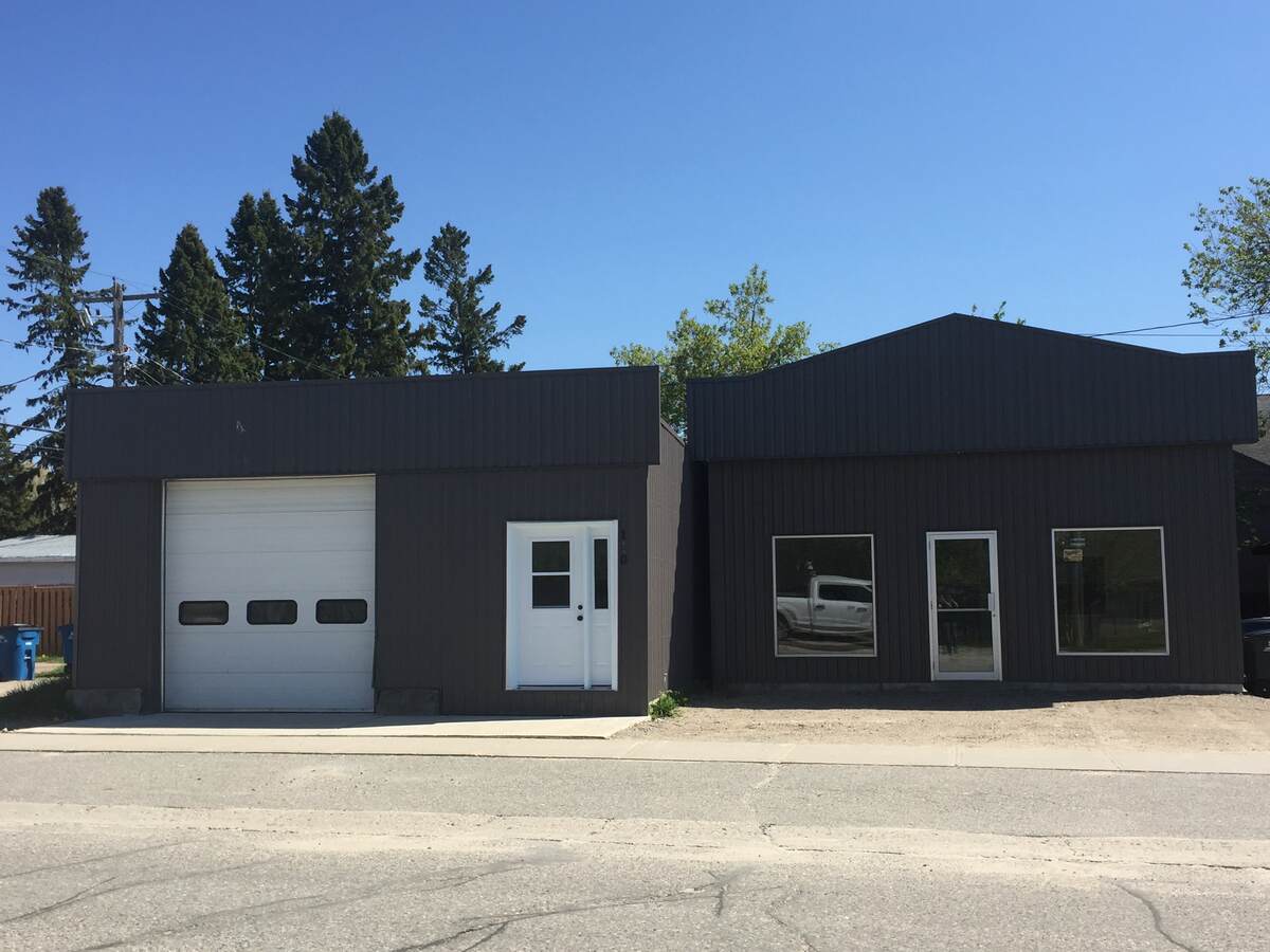  For Sale in Cochrane, 