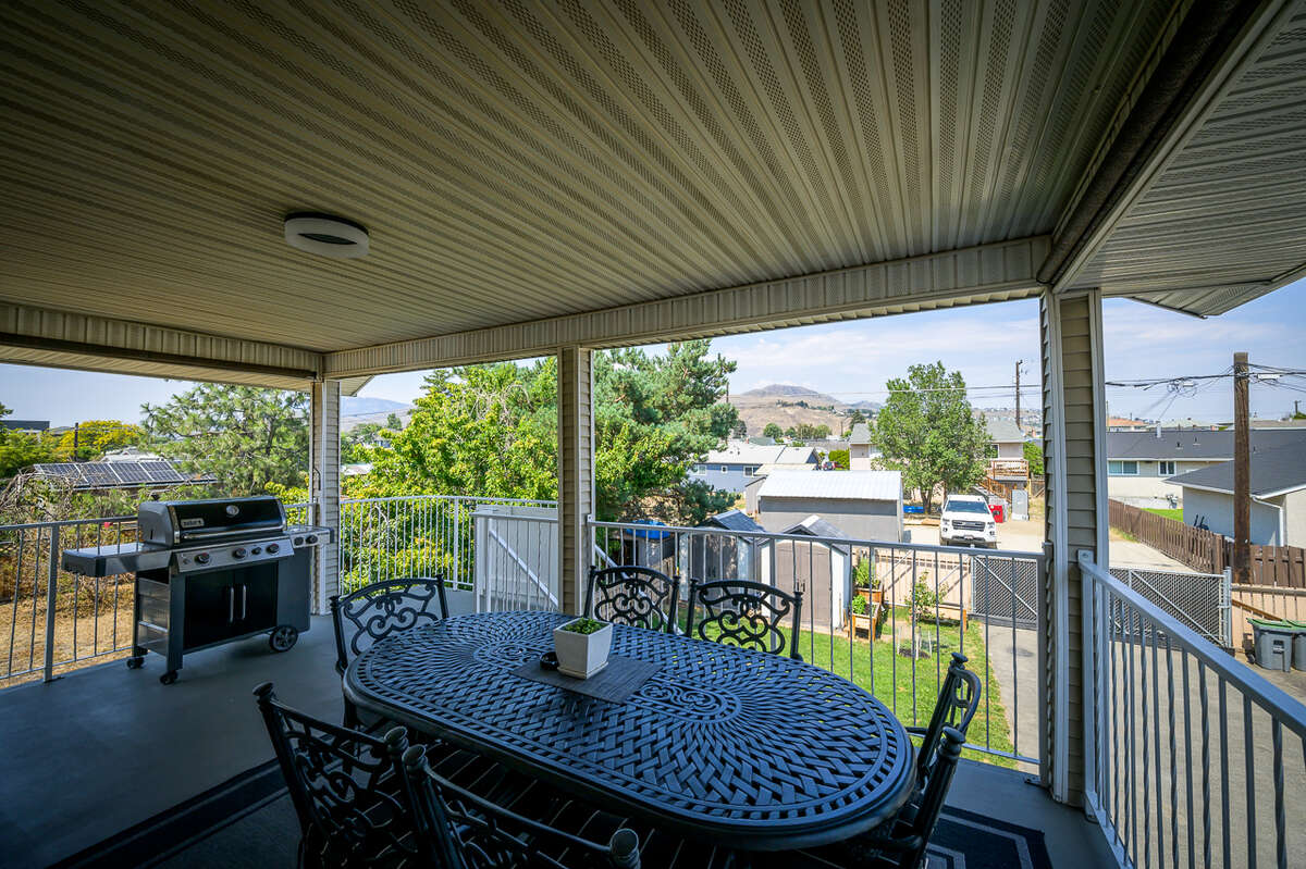 Upper Rear Deck