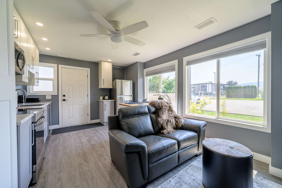 Suite 2