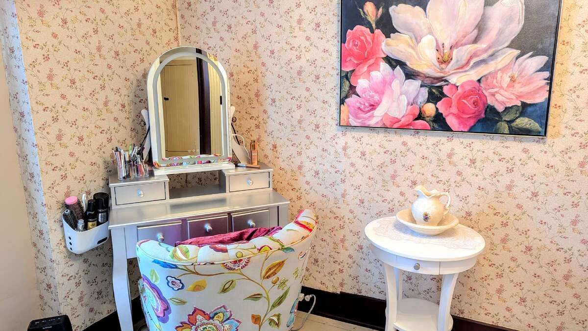 Large Barn with Electricity