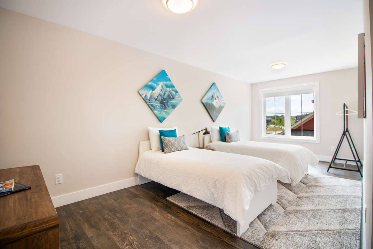 2nd floor bedroom with 2 twin beds