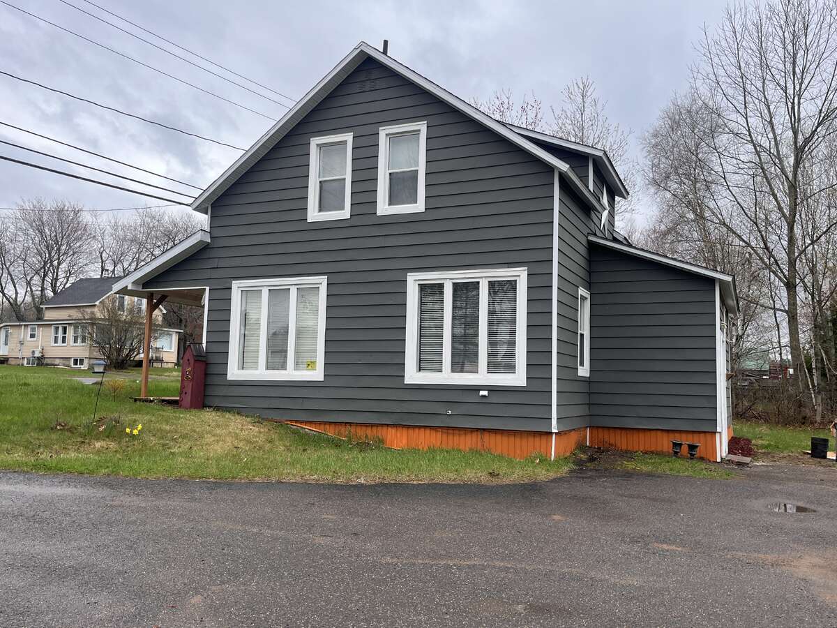 DOUBLE SIZED LOT, 3BDRMS, 2 Bath, RENOVATED
