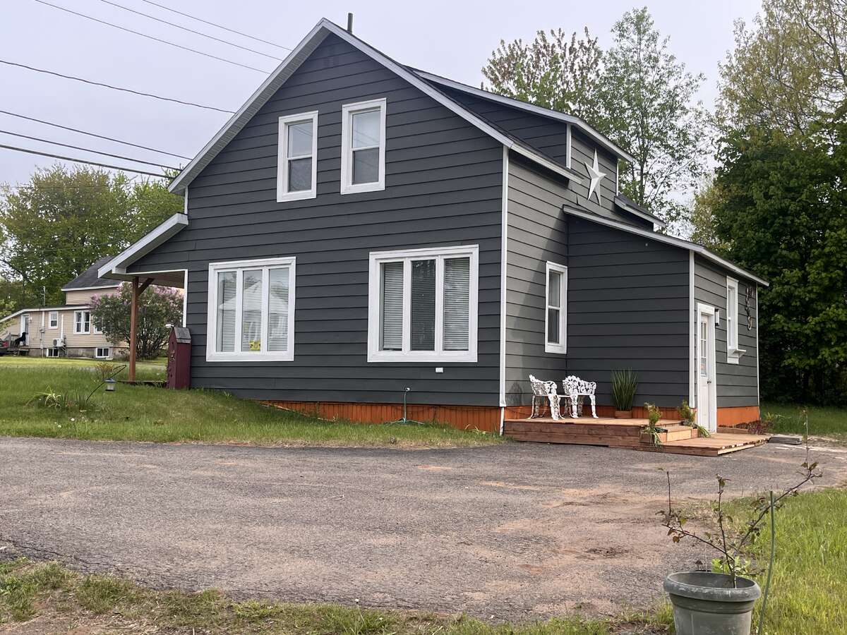 DOUBLE SIZED LOT, 3BDRMS, 2 Bath, RENOVATED