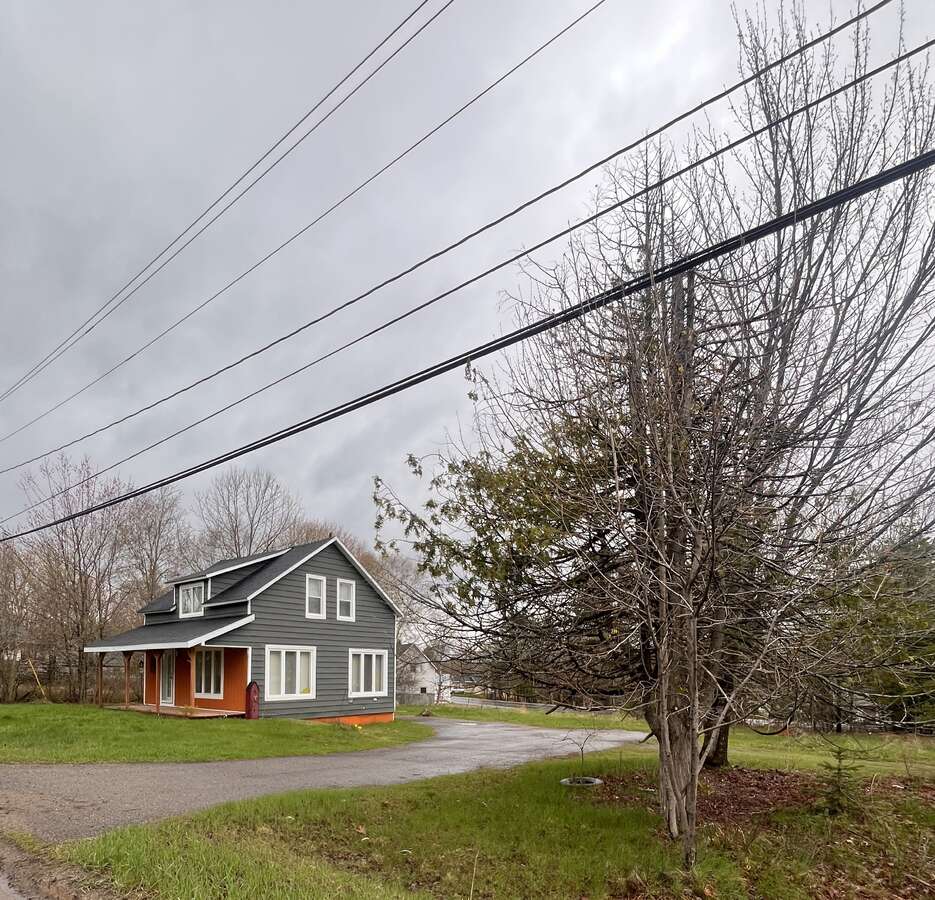 DOUBLE SIZED LOT, 3BDRMS, 2 Bath, RENOVATED