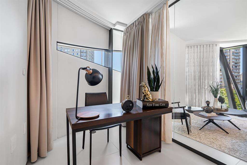 VANCOUVER WEST {BUTTERFLY}  2 BED PRICED TO SELL 