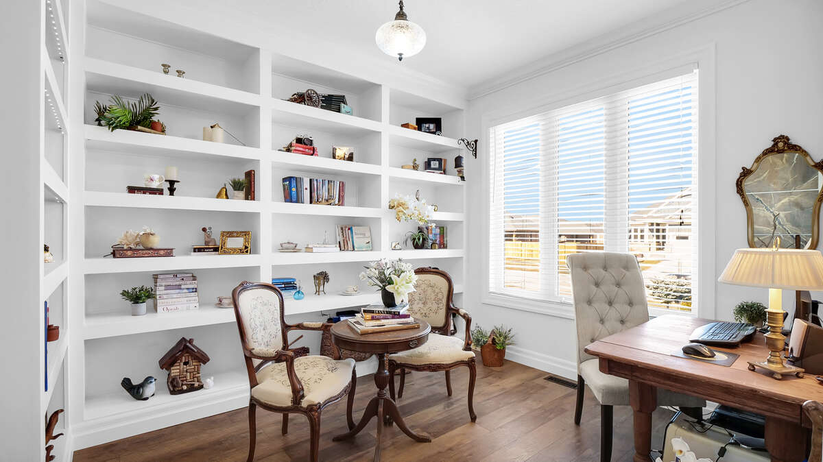 Bright Library/Office