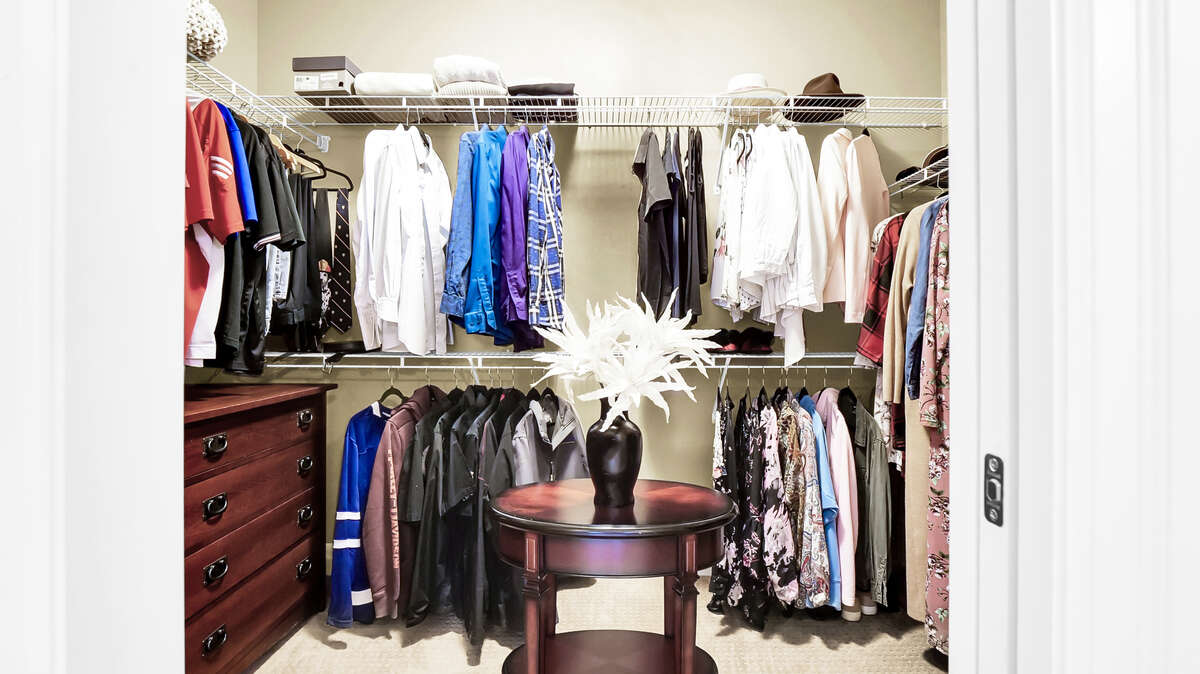such an easy space to keep clean & organized