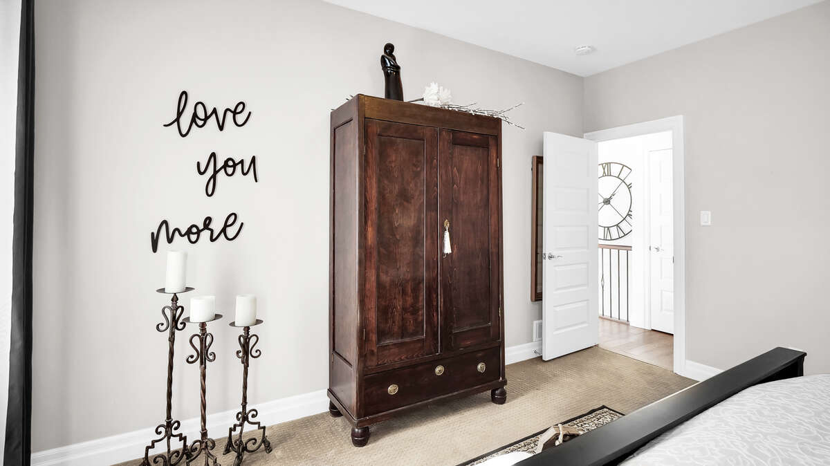 the 10' ceilings create great space!!