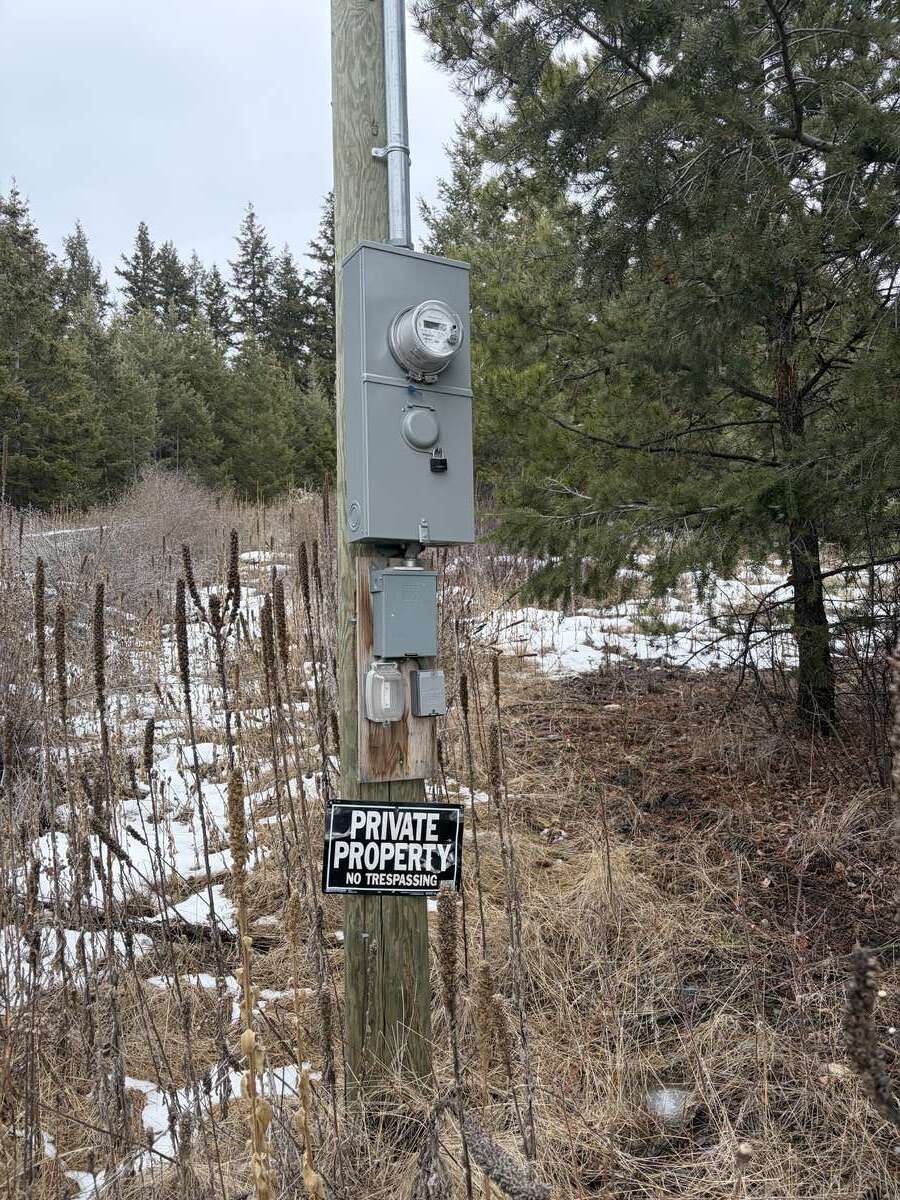 Short road access to crown land with miles and miles of ATV trails