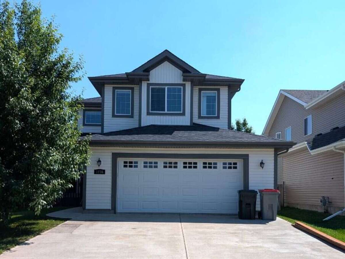 1236 Westerra Cres