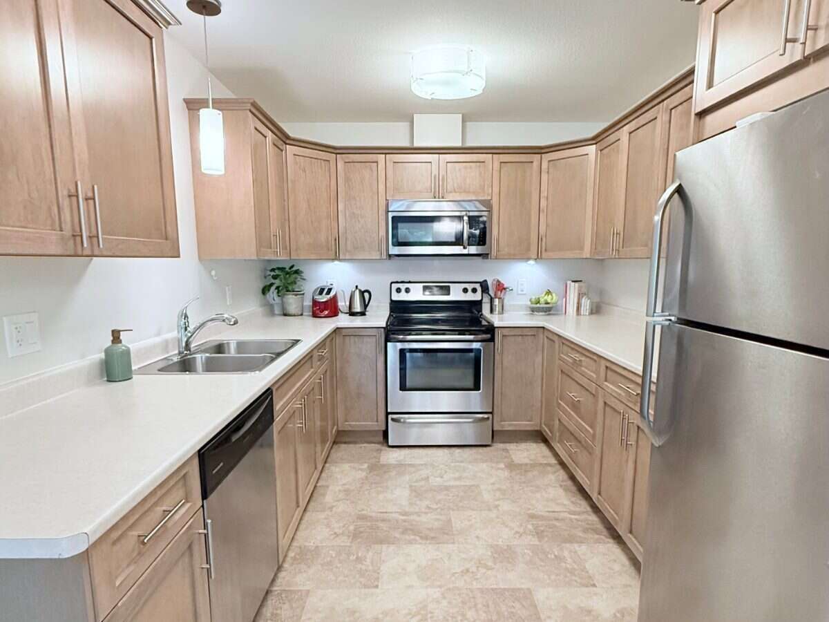 Spacious 3-level townhome with mountain views