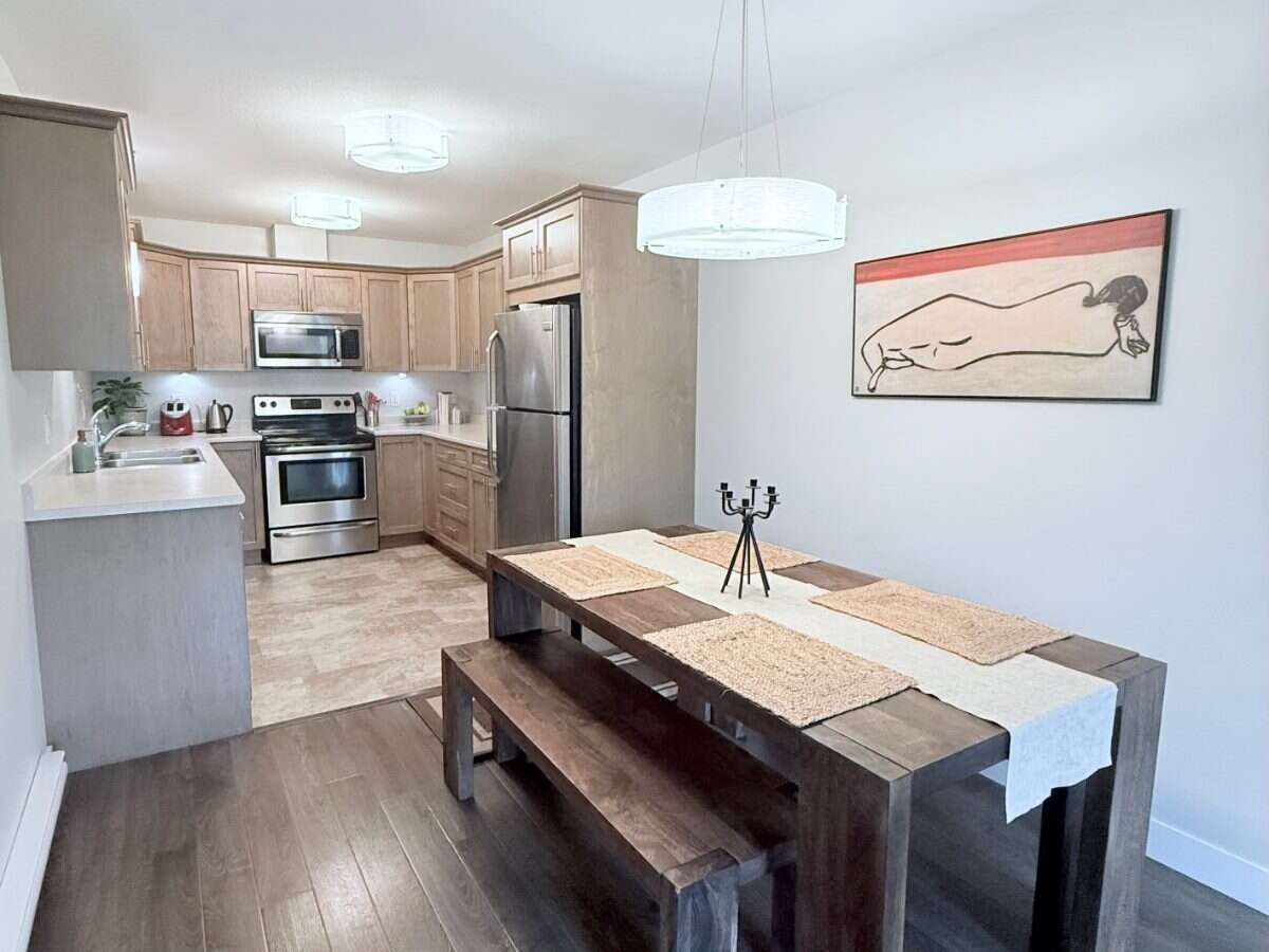 Spacious 3-level townhome with mountain views
