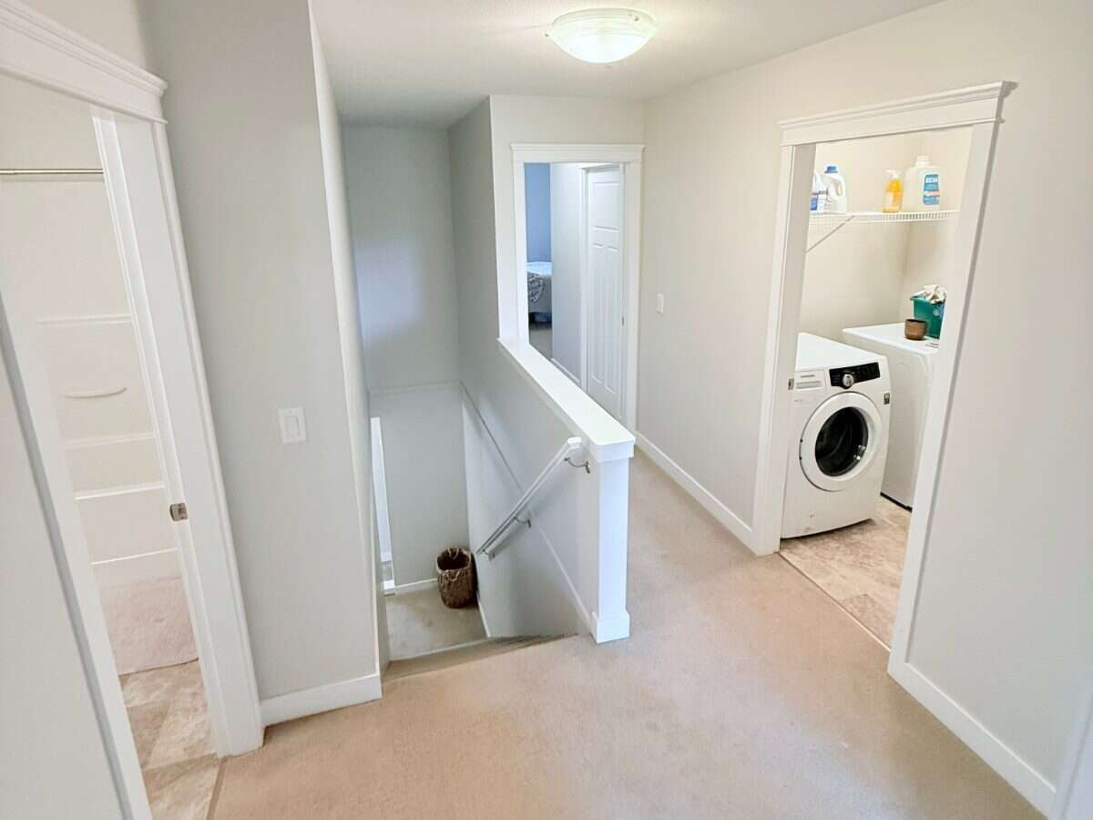 Spacious 3-level townhome with mountain views