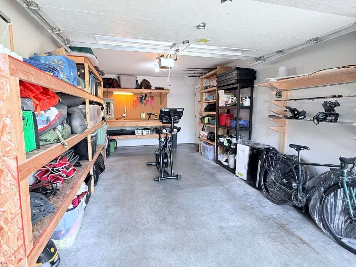 Spacious 3-level townhome with mountain views
