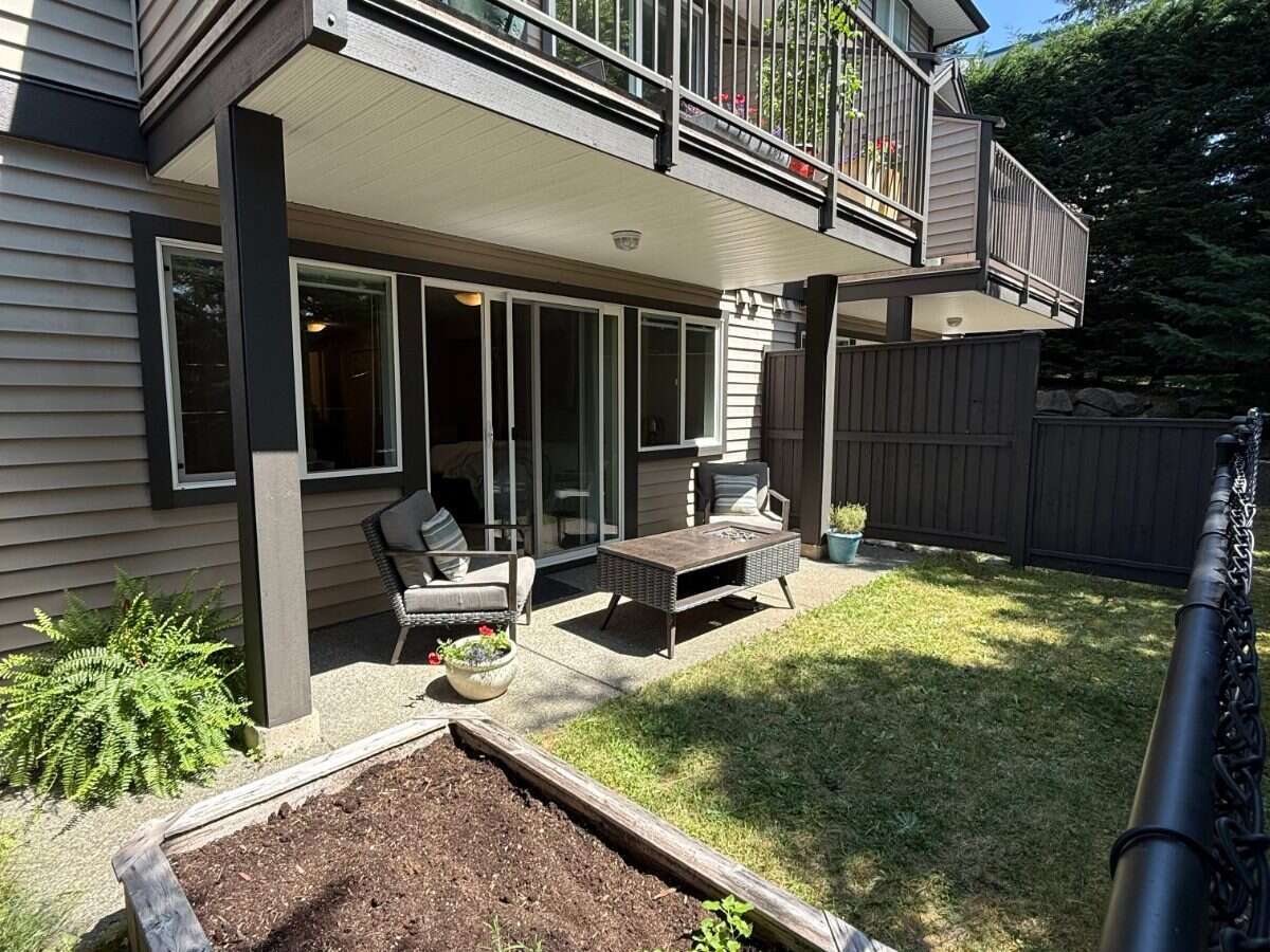 Spacious 3-level townhome with mountain views