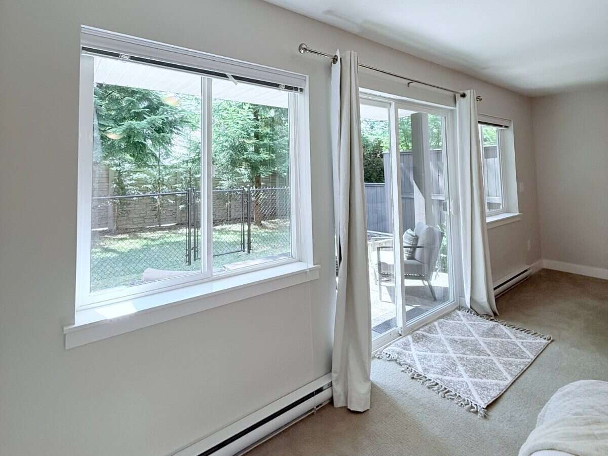 Spacious 3-level townhome with mountain views