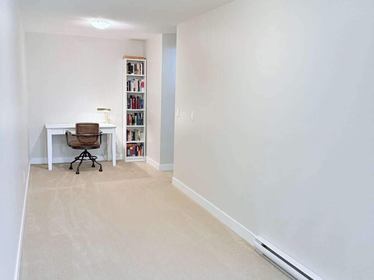 Spacious 3-level townhome with mountain views