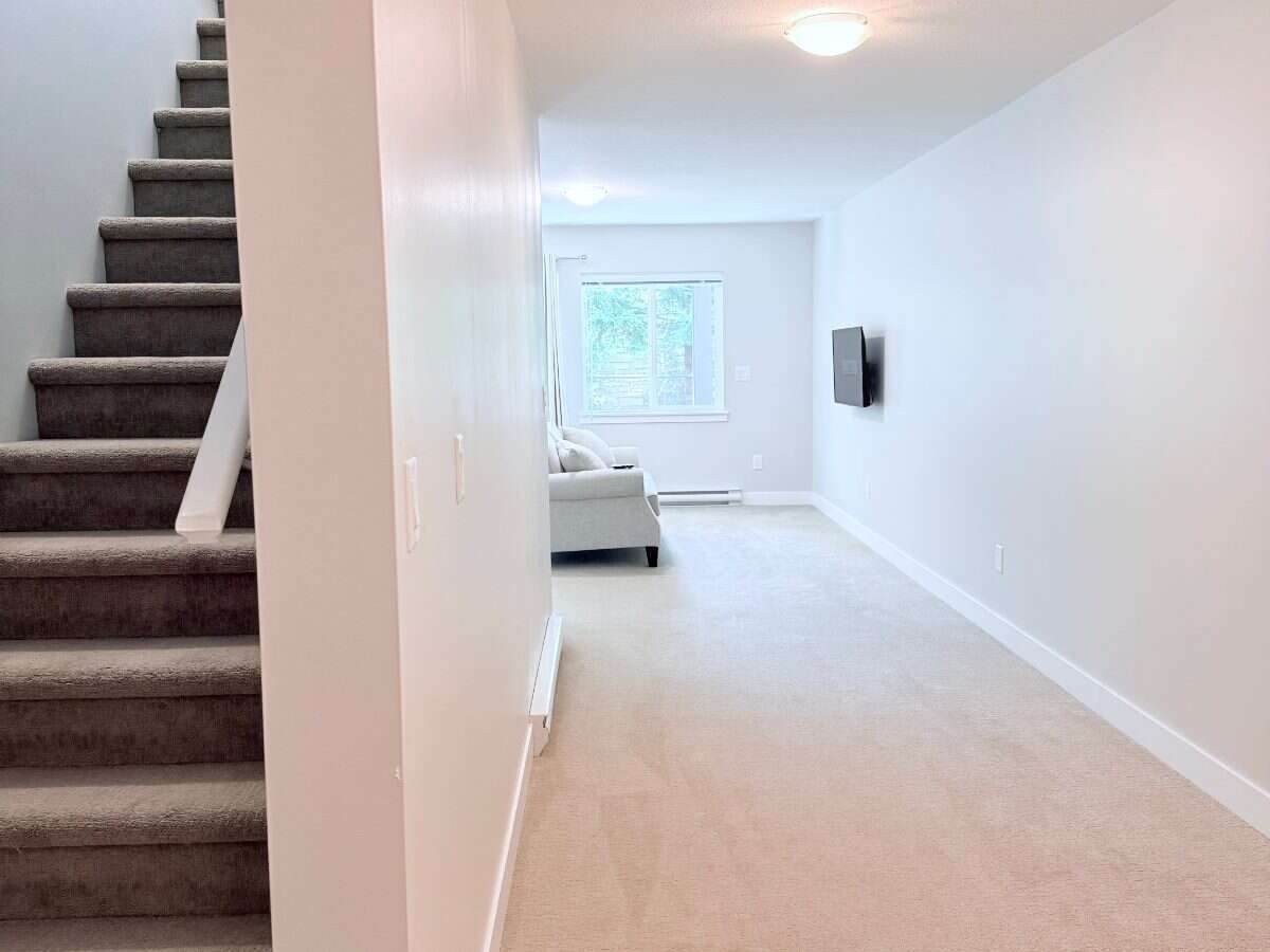 Spacious 3-level townhome with mountain views