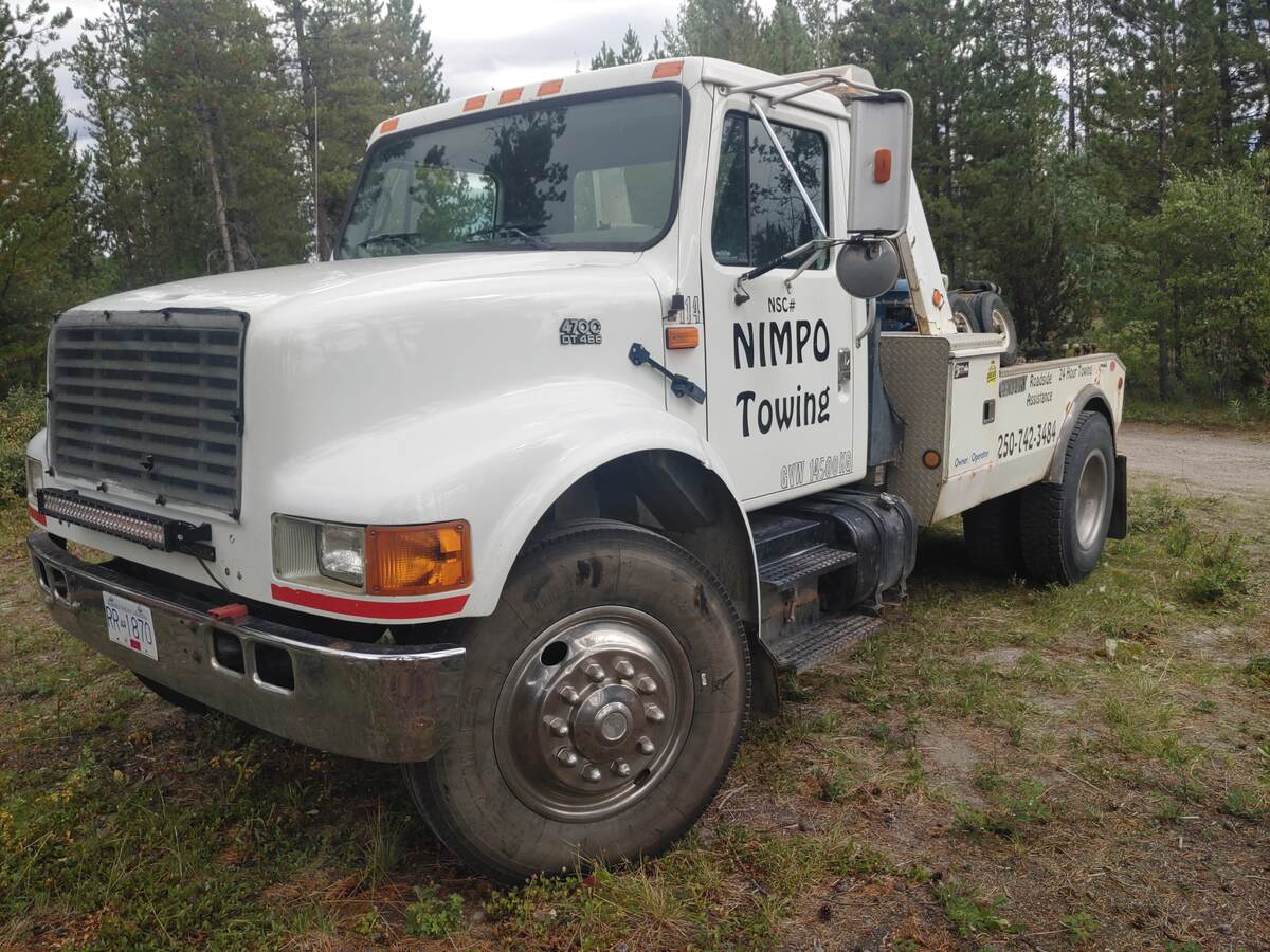 1995 international tow truck