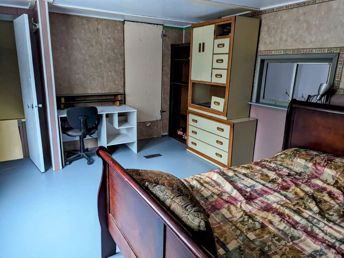 upstairs studio and bathroom