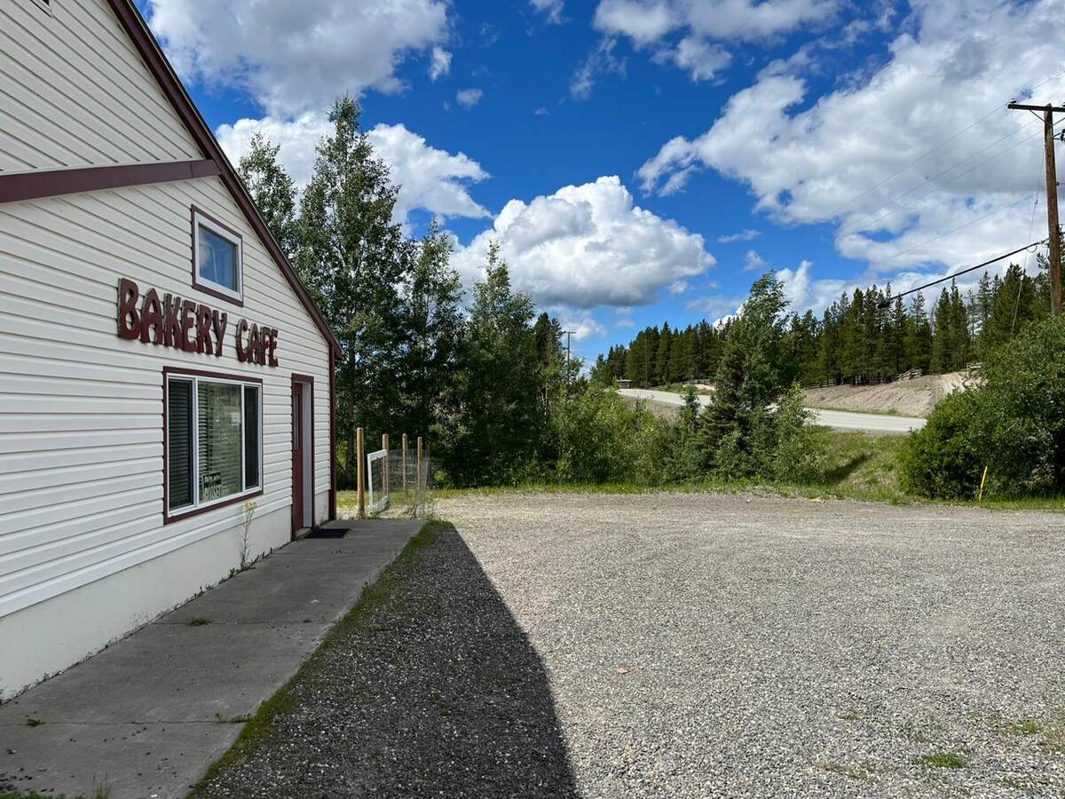 General Commerical: Hwy 20 frontage Bakery and Cafe