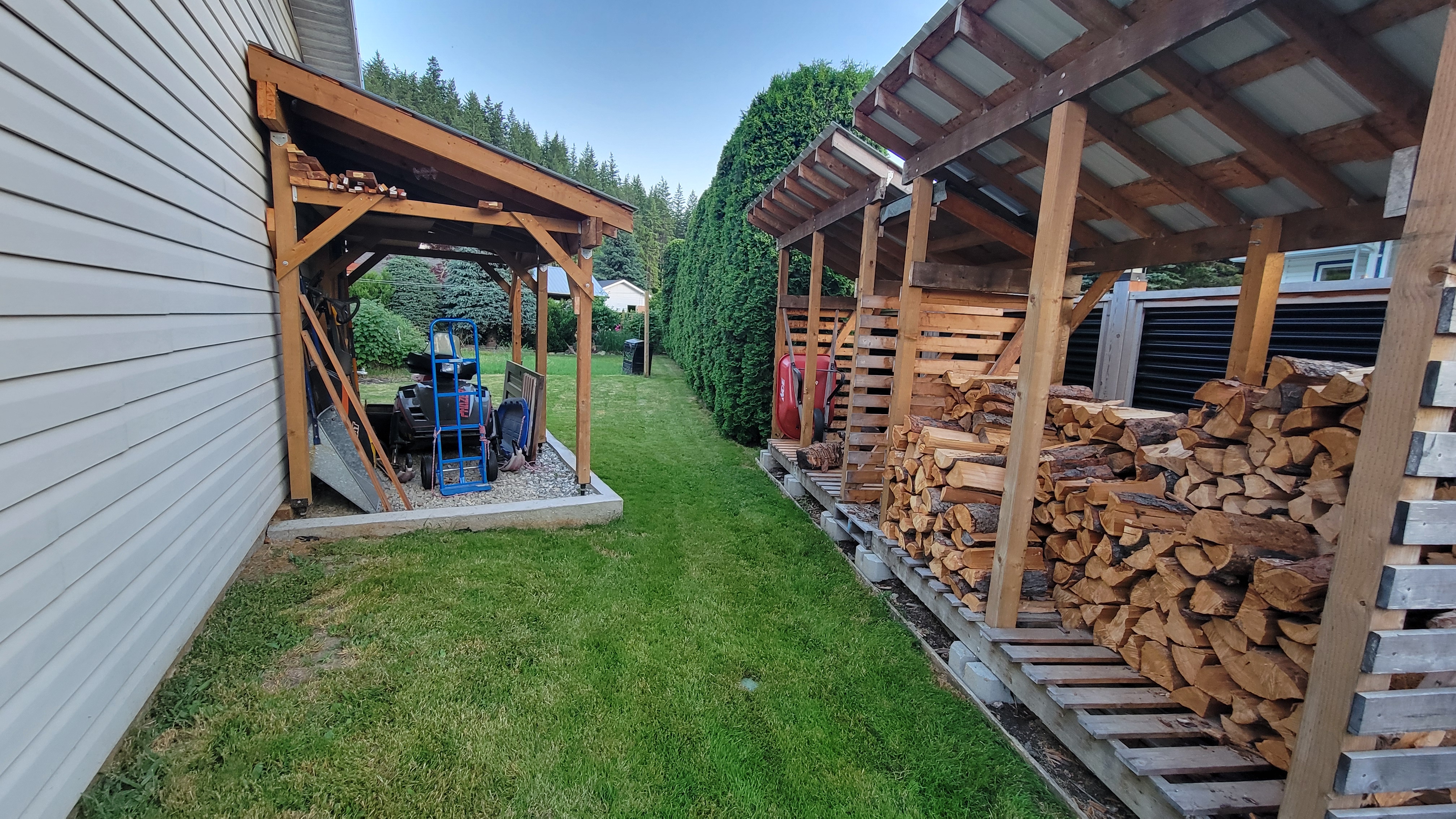 Bright 3 bedroom family home in Sicamous