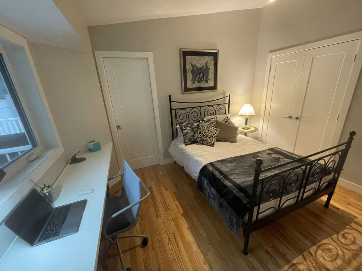 Second bedroom - with built in desk