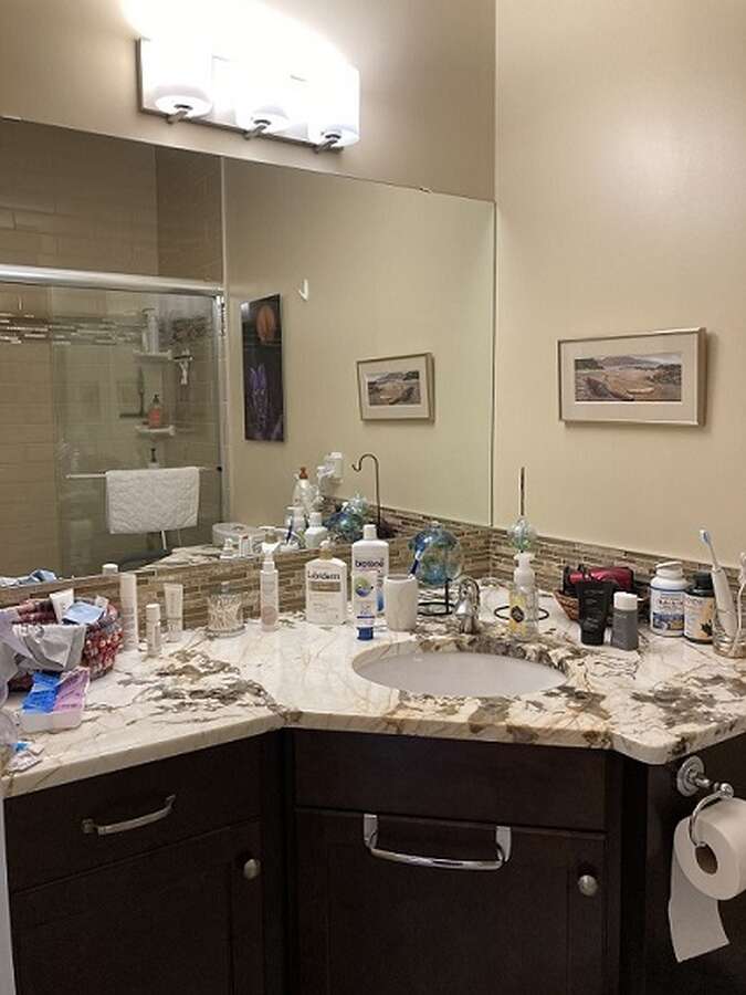 master suite with oversized walk-in shower