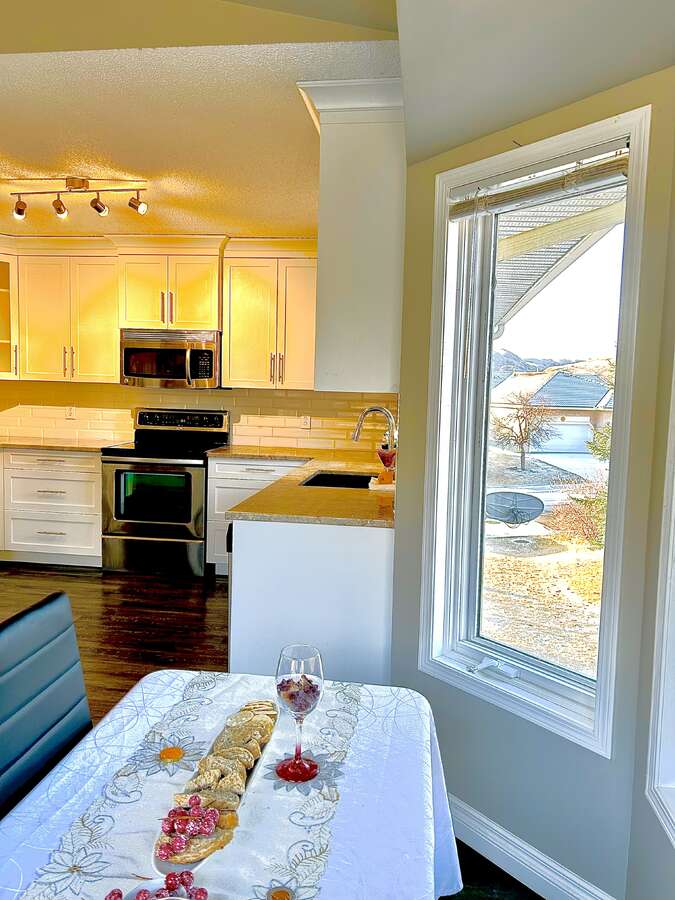 Dining / Kitchen Area