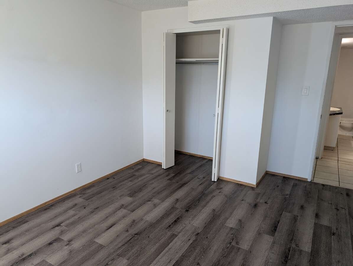 Living/slipping area in studio suite
