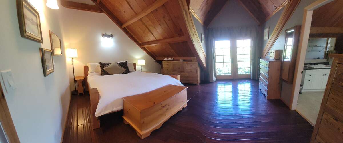 Panoramic Bedroom, Balcony Door Area