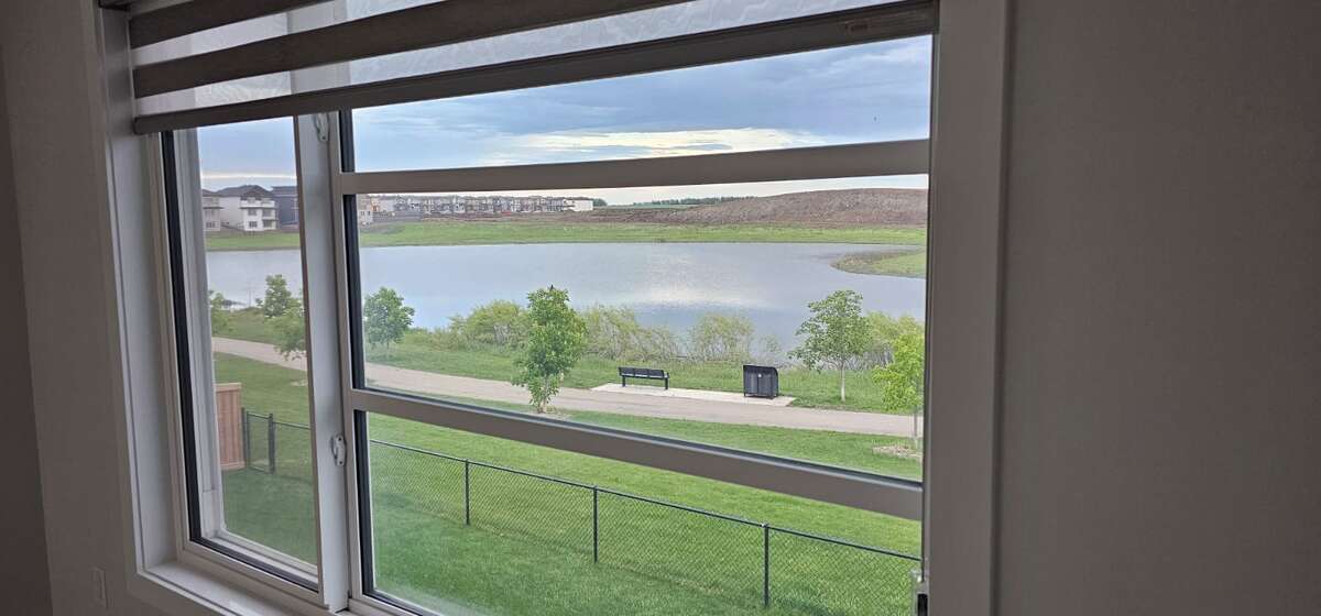 FSBO | 2496 sq ft | Walkout & Pond Backing