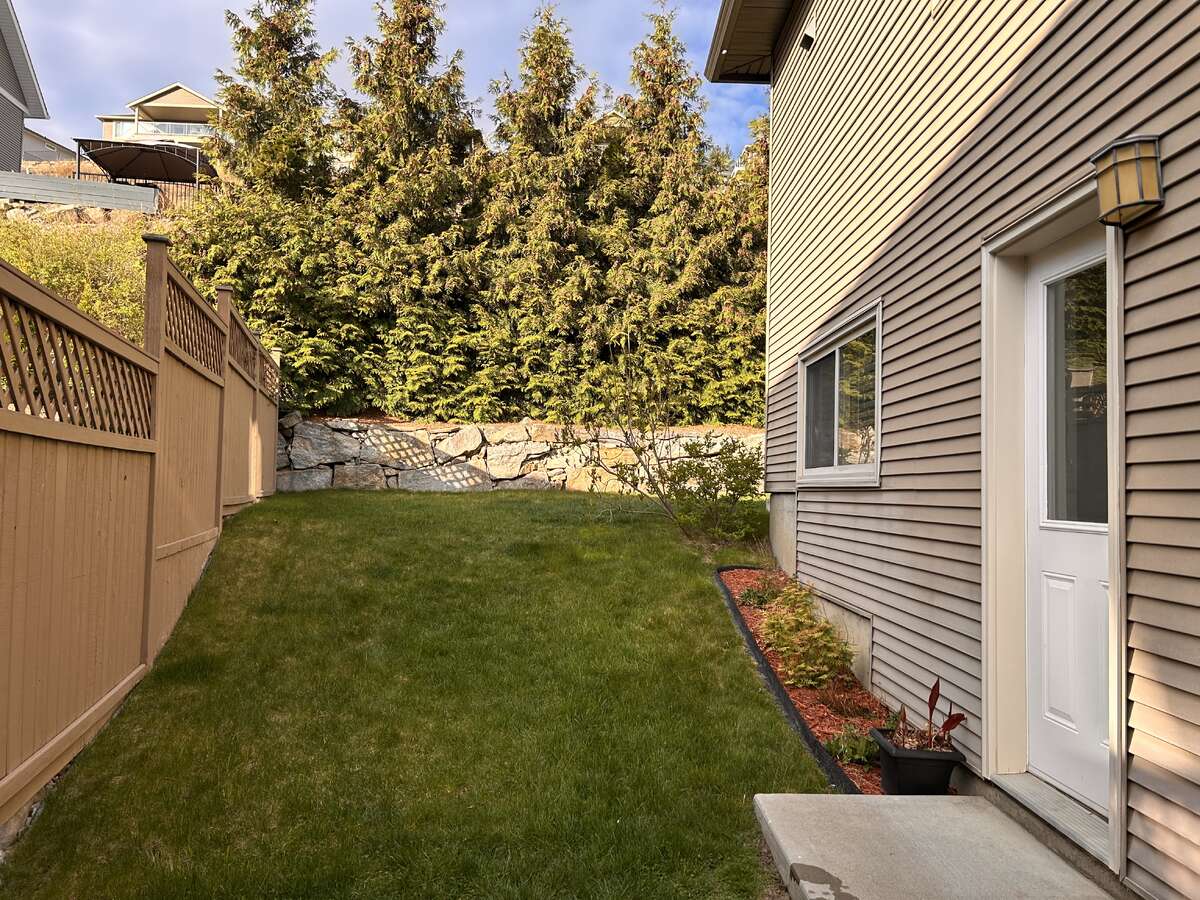 2906 Bentley Road, West Kelowna, BC V4T 3B3